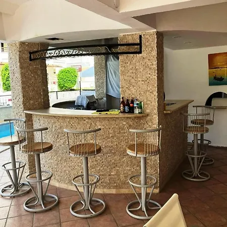 Apartmanhotel Christina 3*